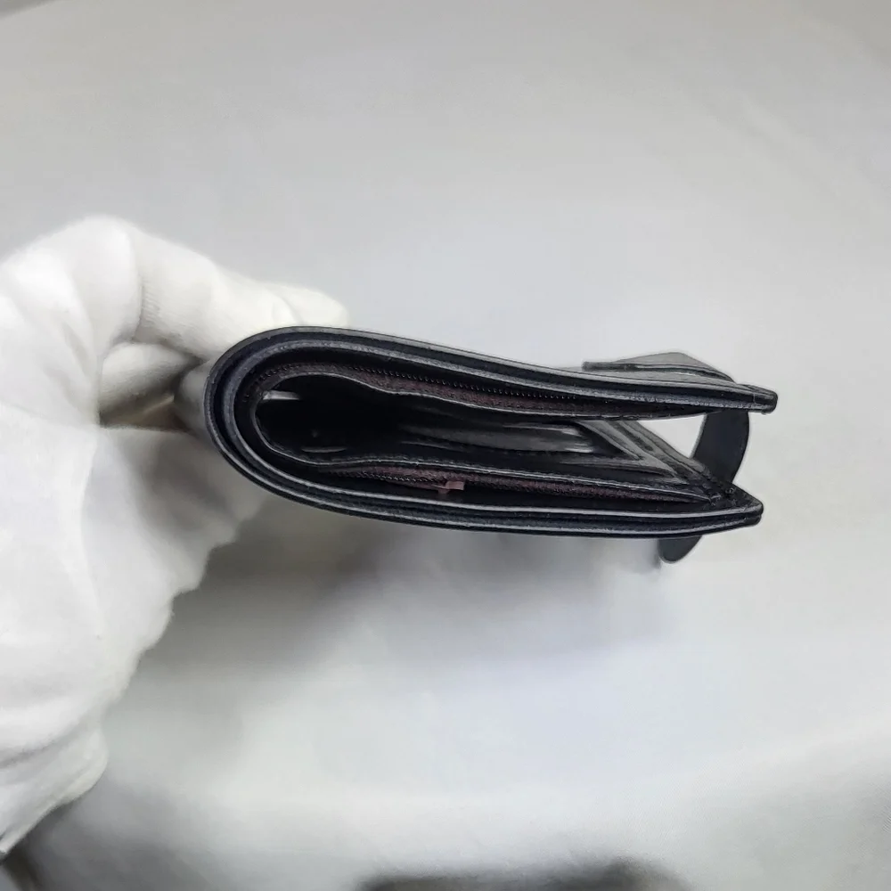 Slim Black PU Bifold Leather Wallet With Magnetic Closure